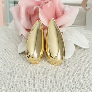 VINTAGE Sarah Coventry Gold Tone Earrings